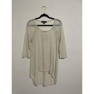 Almost Famous Women's Cream Colored Top With Lace Size XL